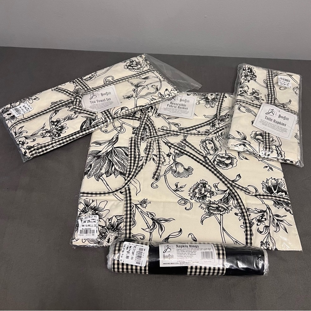 Home Style 9 Piece Black & White Floral & Gingham Print Toile Cloth Dining Set